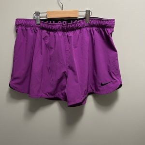 Nike Shorts Size Large